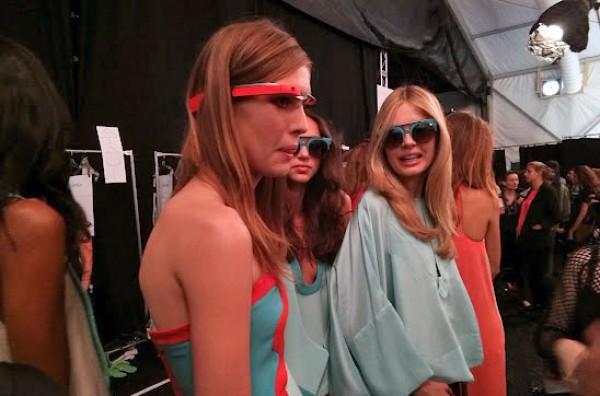 Óculos Google com camera aparece no NY Fashion Week